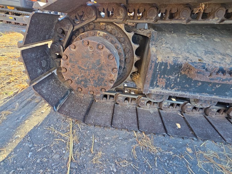 2020-hitachi-zx225usr-lc-6-image-18