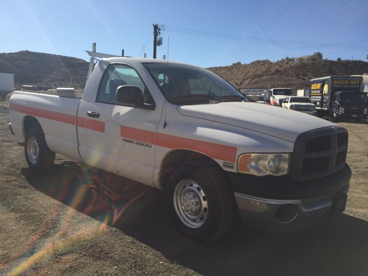 2005-dodge-2500-image-2