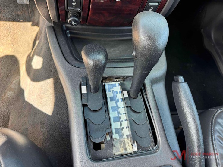 2000-jeep-grand-cherokee-limited-image-31