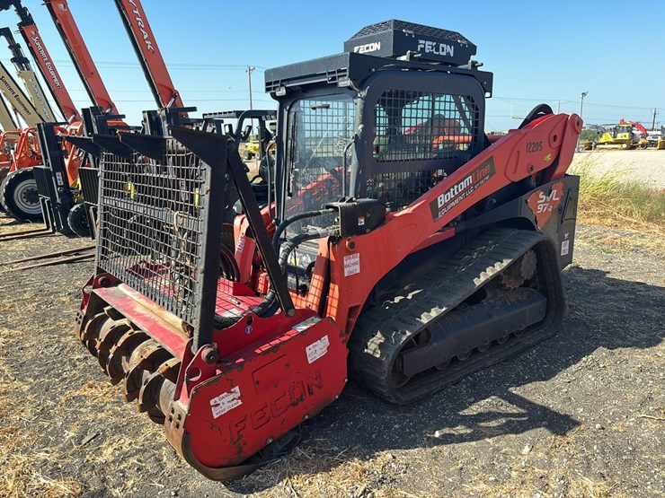 2024-kubota-svl97-2hfc-rubber-tracked-skid-steer-image-1