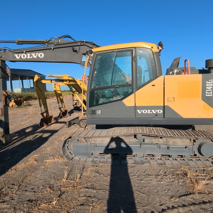 2020 VOLVO EC140EL