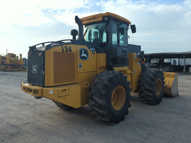 2022-deere-544p-image-4