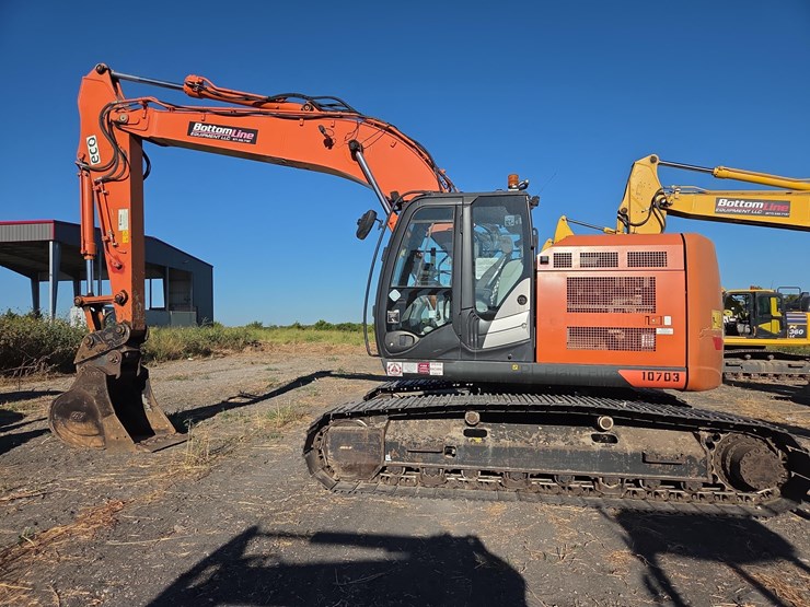 2020-hitachi-zx225usr-lc-6-image-3