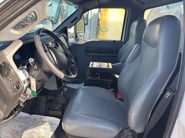 2024-ford-f750-image-16
