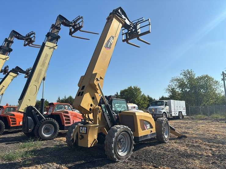 caterpillar-tl1055c-image-4