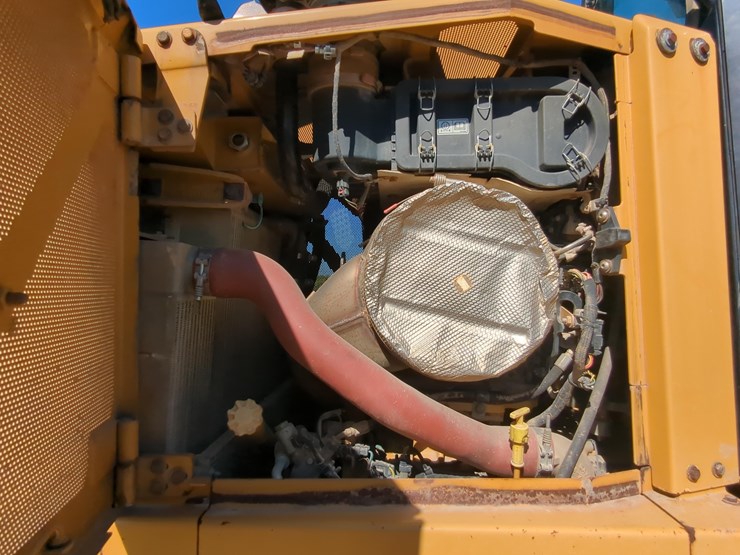 caterpillar-d6t-xl-image-13