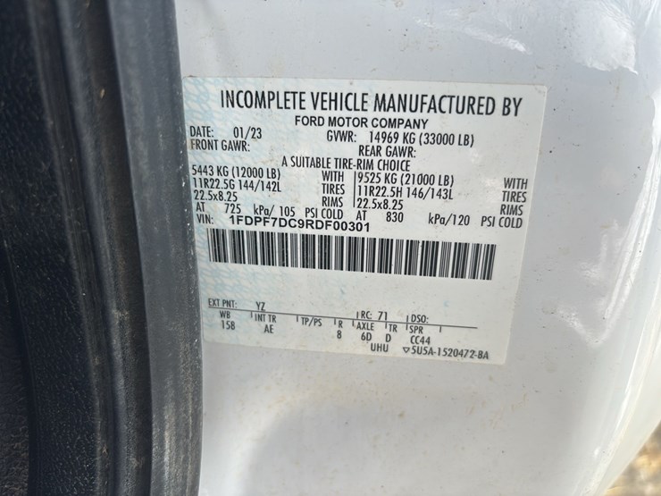 2024-ford-f750-image-24