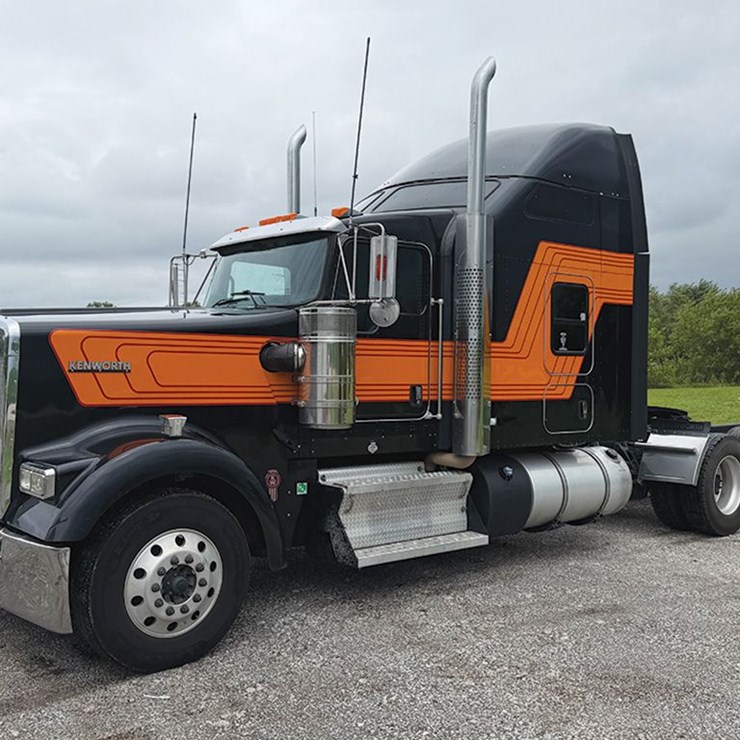 2022 KENWORTH W900L