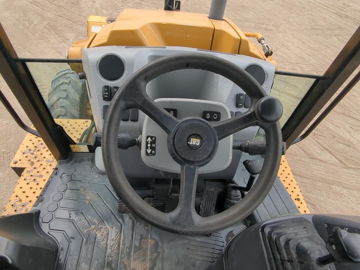 2023-caterpillar-416-image-19