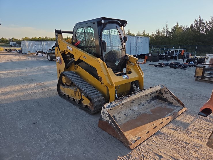 2021-caterpillar-259d3-image-3