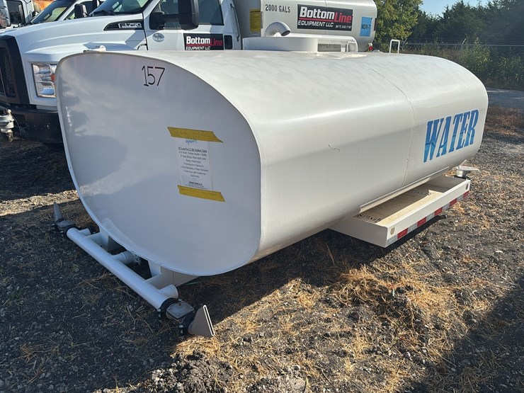 unused-splash-10ft.-2,100-gallon-water-truck-body-3/16-s-image-1