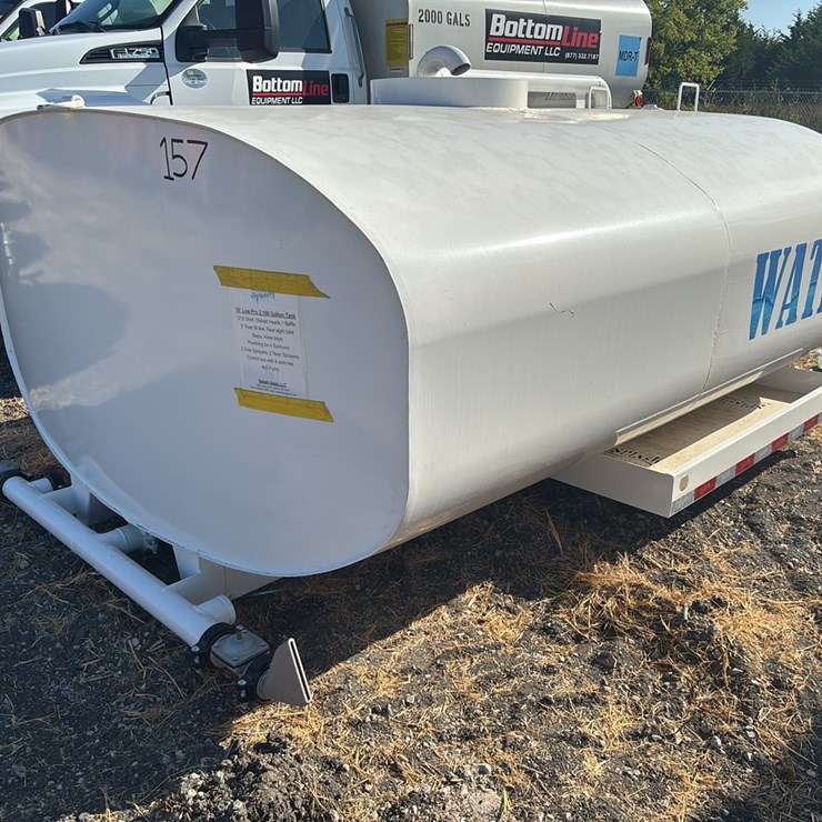 UNUSED SPLASH 10FT. 2,100 GALLON WATER TRUCK BODY 3/16 S