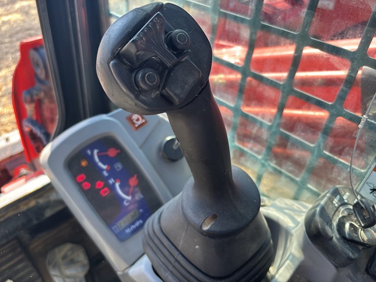 2023-kubota-svl75-2hwc-image-16