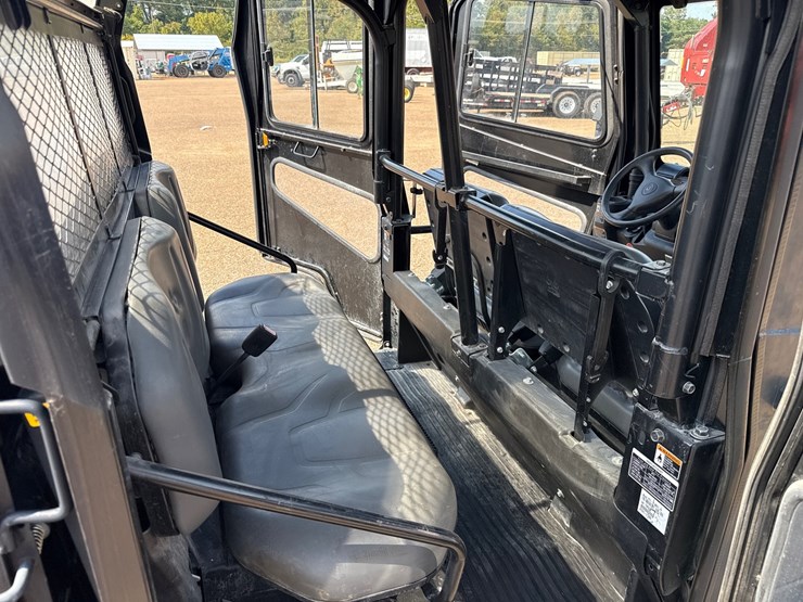 2017-kubota-rtvx1140-image-21