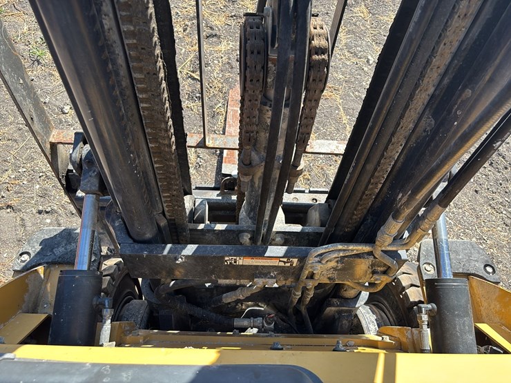 2022-caterpillar-gp25n5-image-12