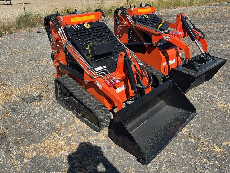 new-ats-t460-mini-track-loader-image-2