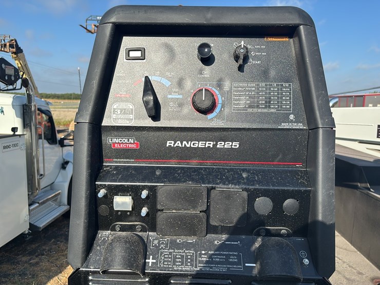 2026-peterbilt-536-image-16