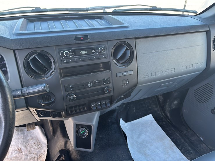 2024-ford-f750-image-19