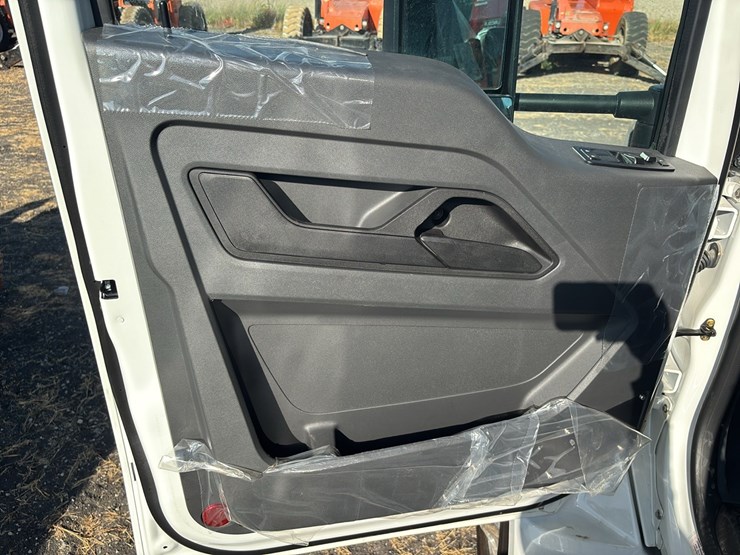 2026-kenworth-t280-image-33