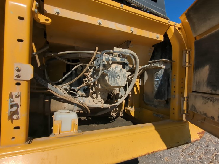 2022-komatsu-pc360-lc-11-image-25