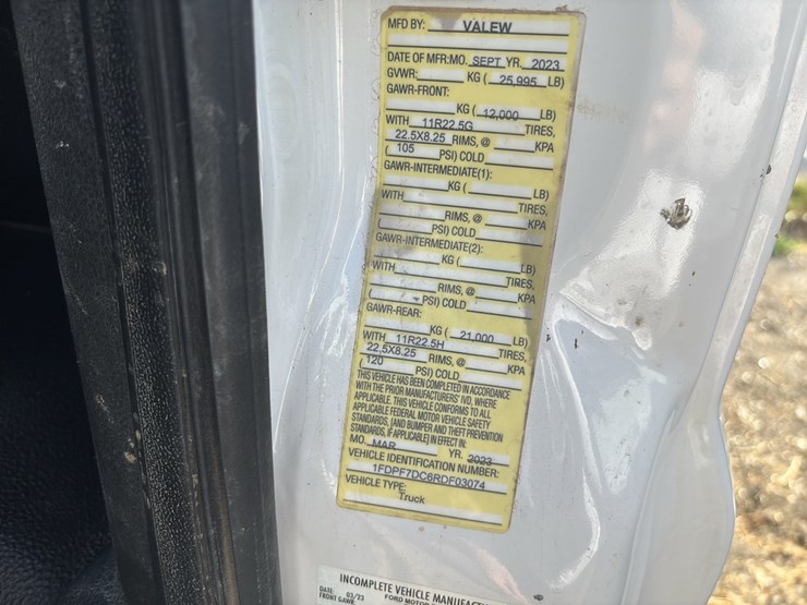 2024-ford-f750-image-23