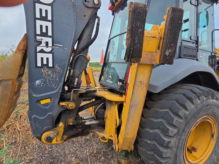 2021-deere-710l-image-8