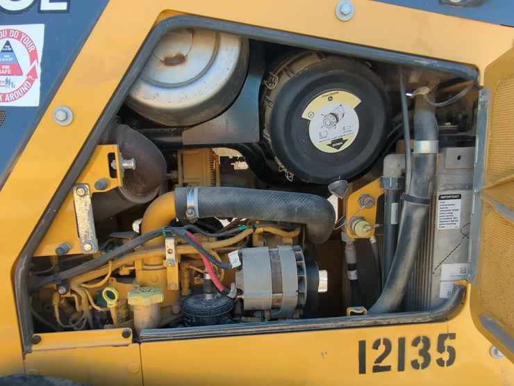 2025-deere-700l-lgp-image-16