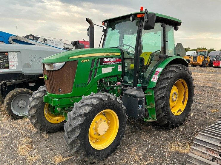 2020-john-deere-6105e-image-1
