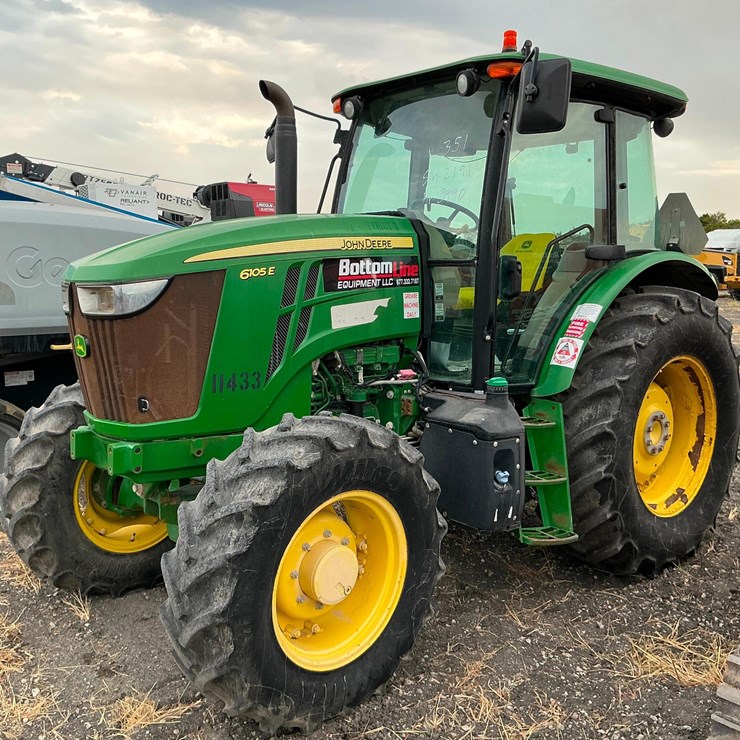 2020 JOHN DEERE 6105E