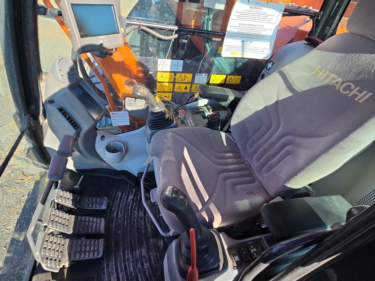 2020-hitachi-zx225usr-lc-6-image-24