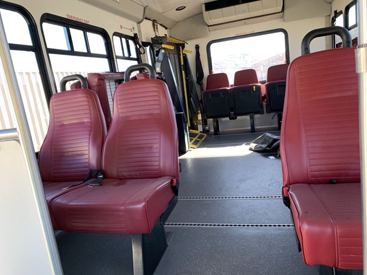 2016-ford-e450-image-8