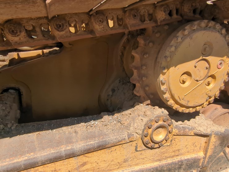 2015-caterpillar-d6n-lgp-image-8