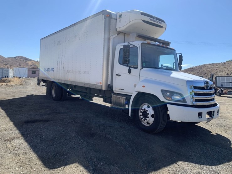 2018-hino-338-image-2