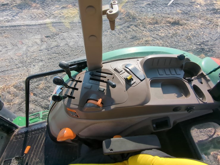 2020-john-deere-6105e-image-8
