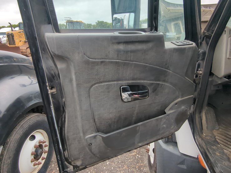 2014-international-prostar-image-9