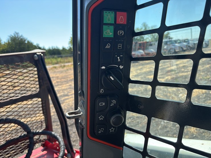 2021-bobcat-t76-image-22