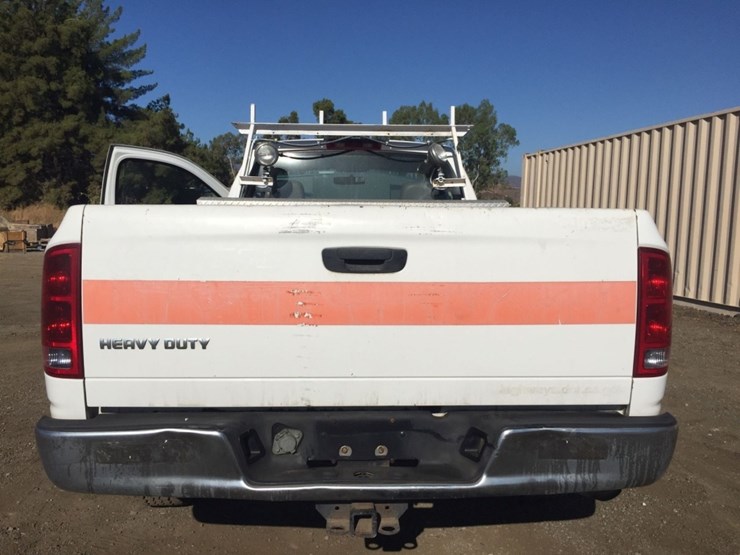 2005-dodge-2500-image-11
