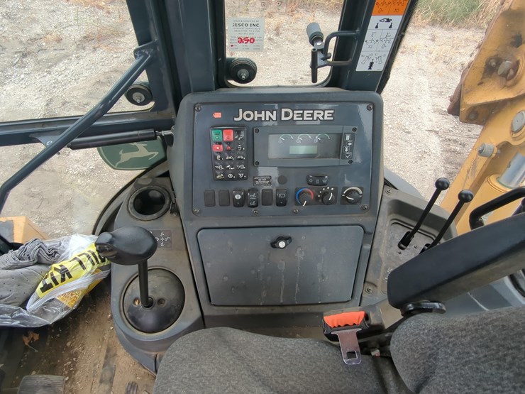 2021-deere-710l-image-18