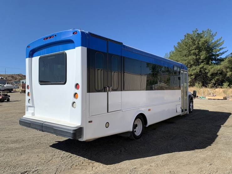2019-ford-f550-xl-image-3