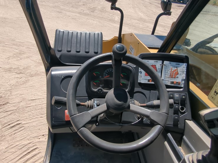 2019-caterpillar-tl1255-image-12