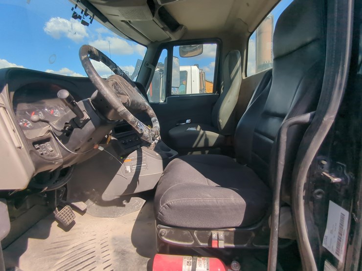 2014-international-prostar-image-12
