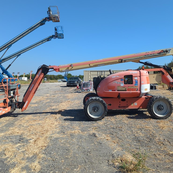 JLG 600AJ