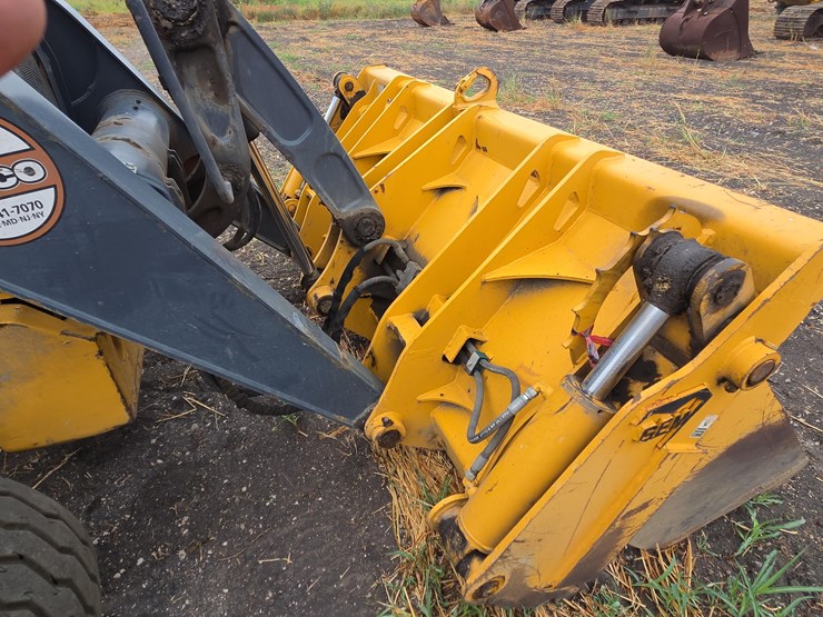 2021-deere-710l-image-10