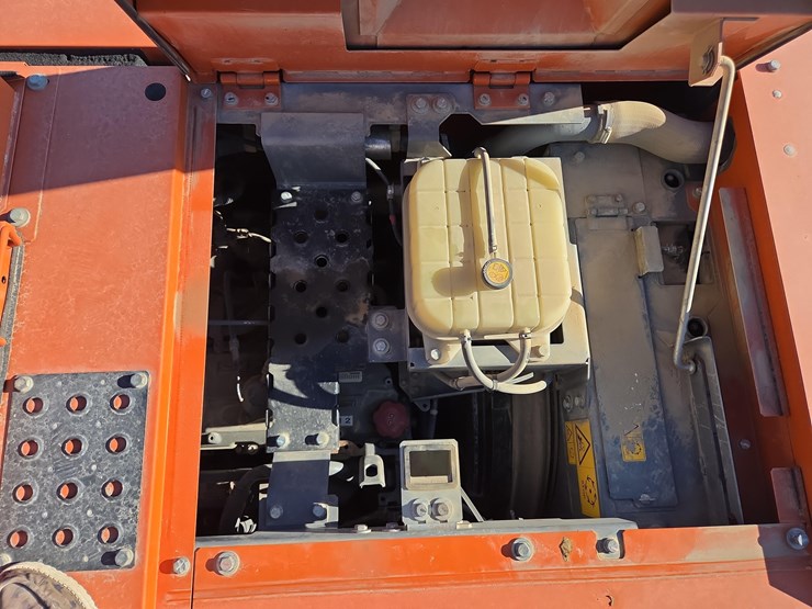 2020-hitachi-zx225usr-lc-6-image-30