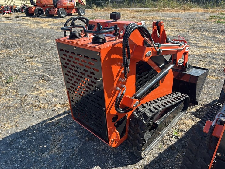 new-ats-t460-mini-track-loader-image-6