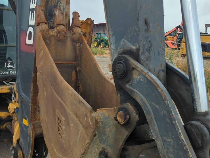 2021-deere-710l-image-7