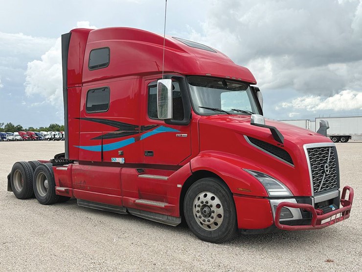 2023-volvo-vnl860-image-1
