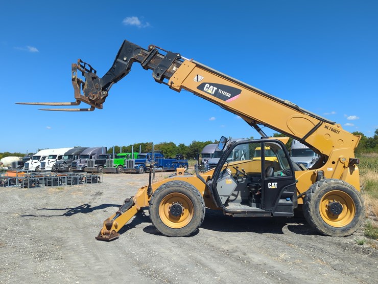2019-caterpillar-tl1255d-image-1