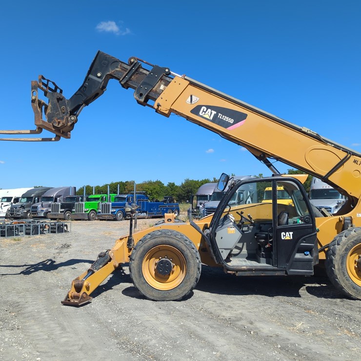 2019 CATERPILLAR TL1255D