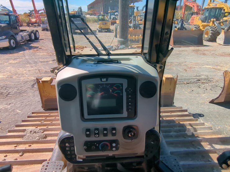 2015-caterpillar-d6n-lgp-image-18